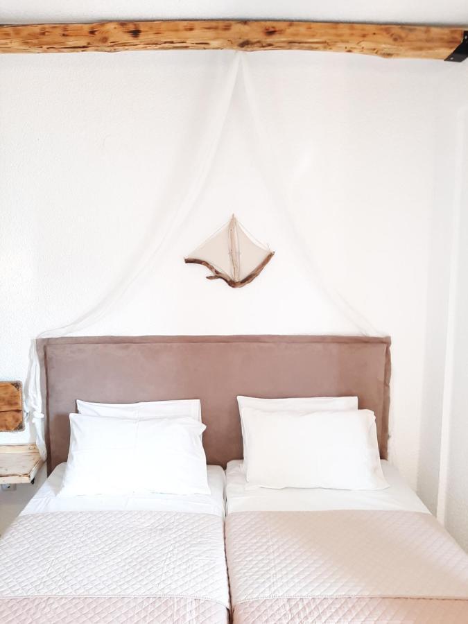 Mariza Apartments -Studios Ханиоти Екстериор снимка