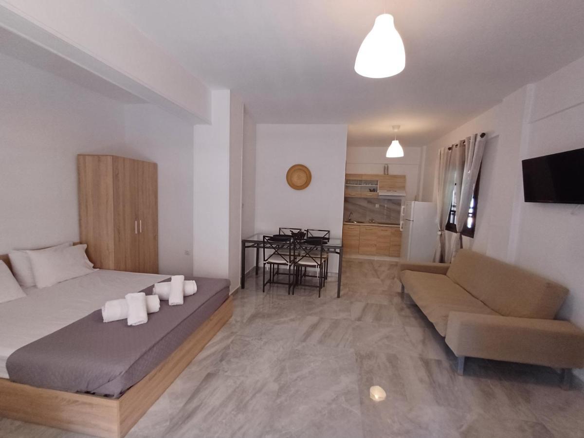 Mariza Apartments -Studios Ханиоти Екстериор снимка