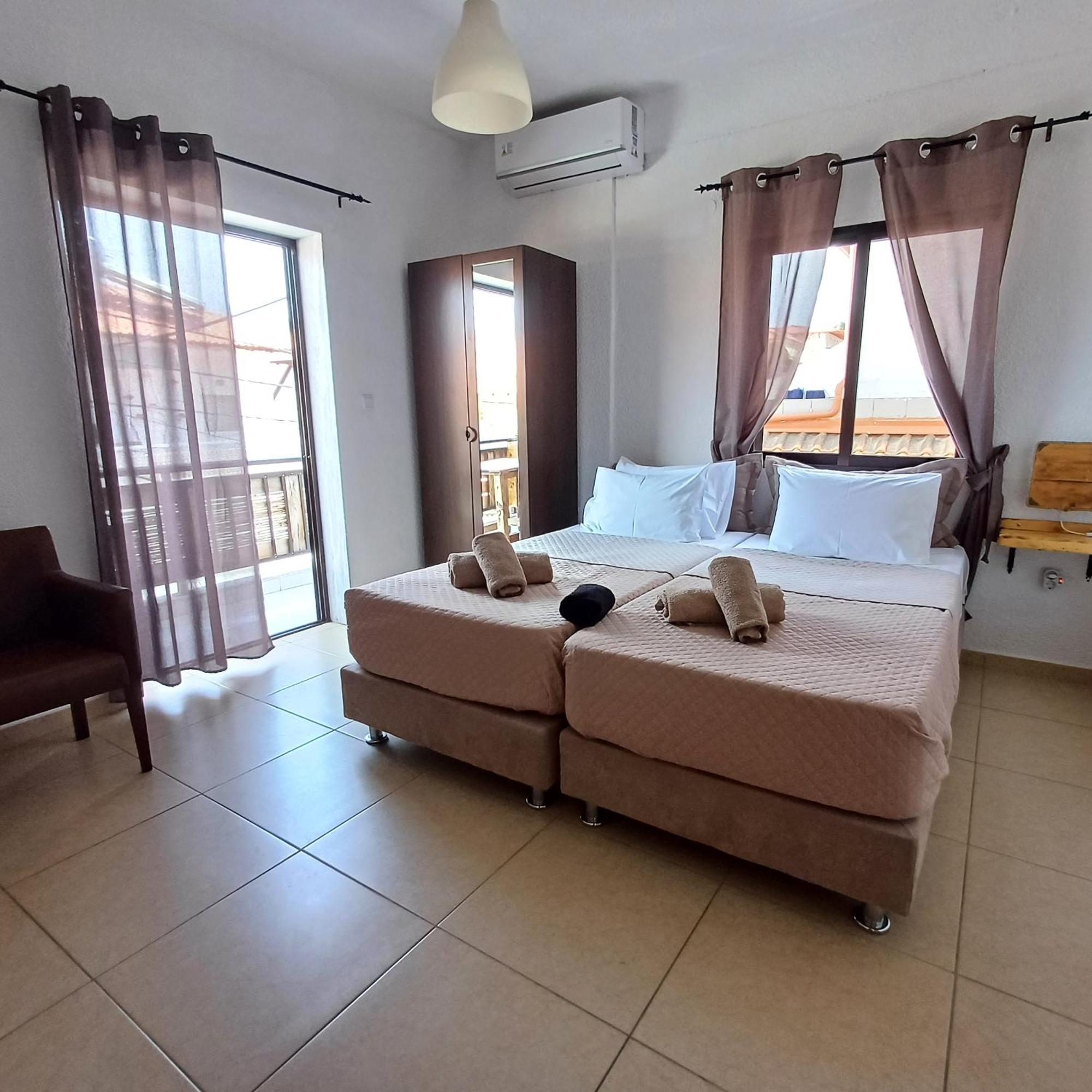 Mariza Apartments -Studios Ханиоти Екстериор снимка