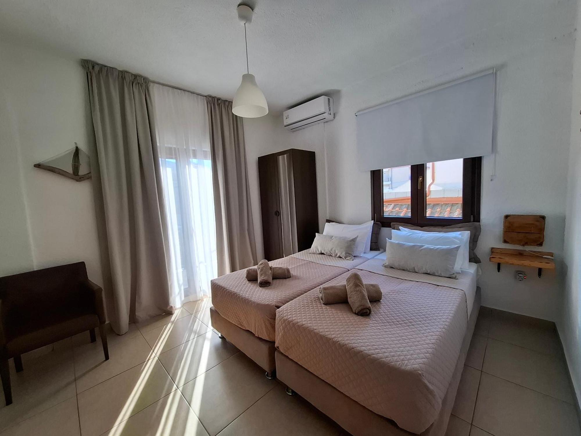 Mariza Apartments -Studios Ханиоти Екстериор снимка